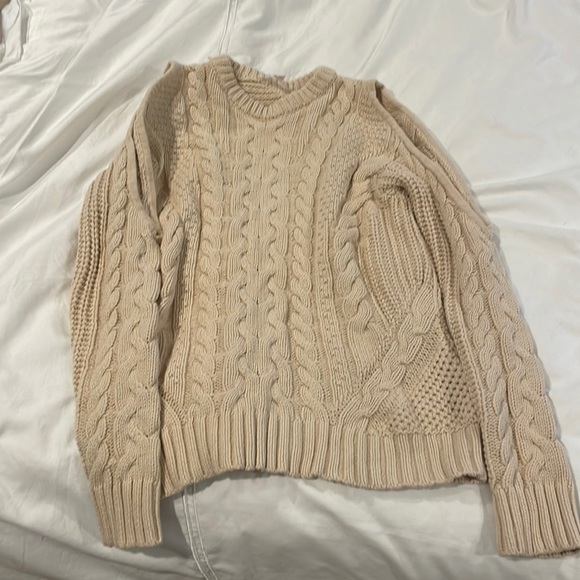 Cable knit open sleeve sweater - Picture 2 of 3